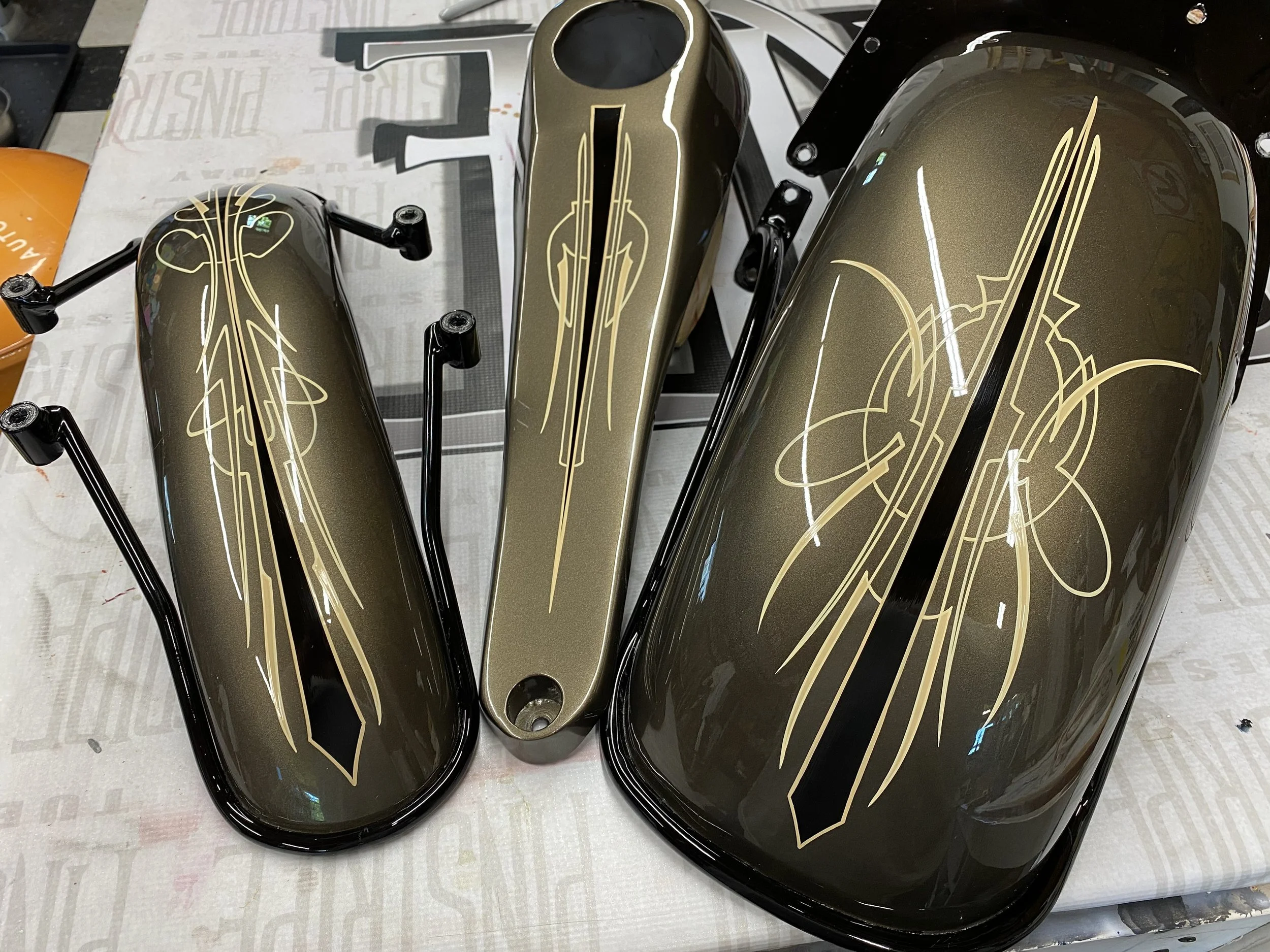 pinstriping Masters ピンストライピング　マスターズ Amazon.com: Custom Shop Pinstriping Brush Master Set (Sword